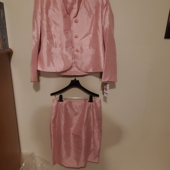 Selling a 2pc Le Suit dress aize 12 - Picture 5 of 5
